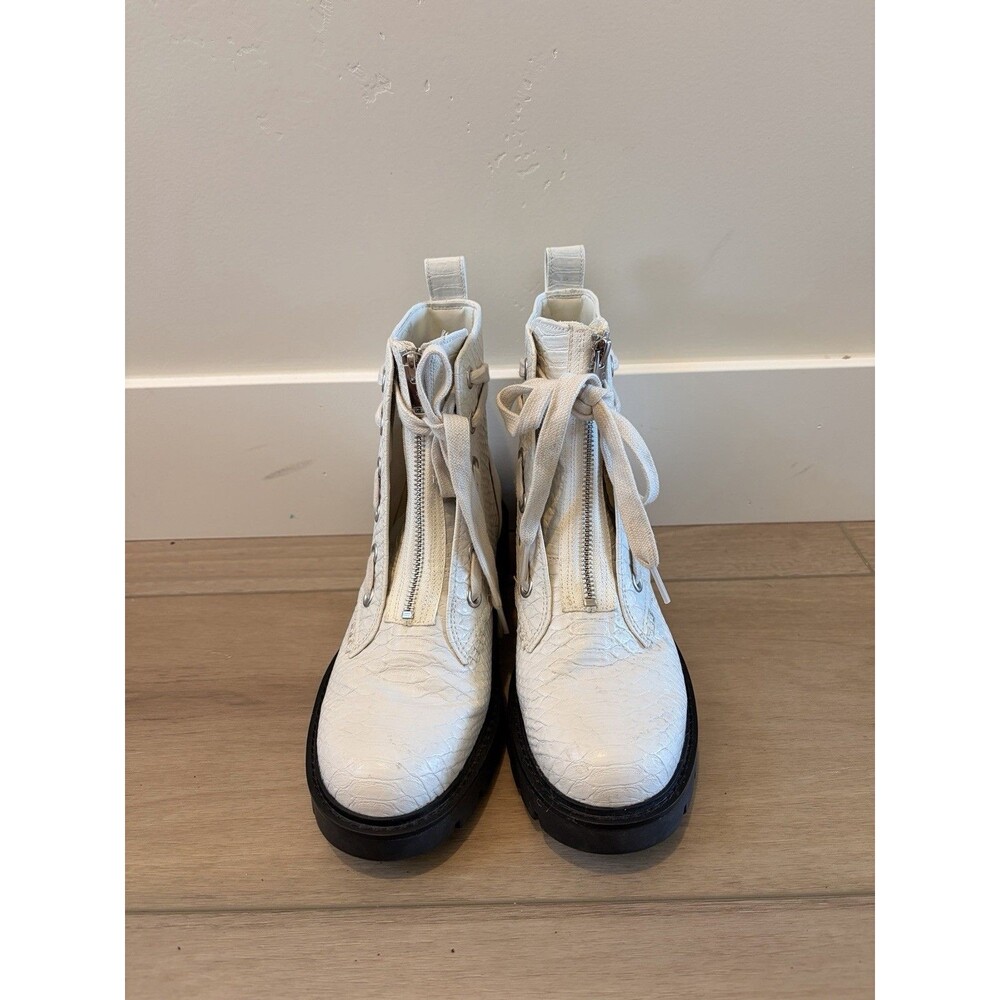 UGG Daren Boots Womens Size 9 White Snake Print Combat Lug Sole NEW No Box - Picture 3 of 7